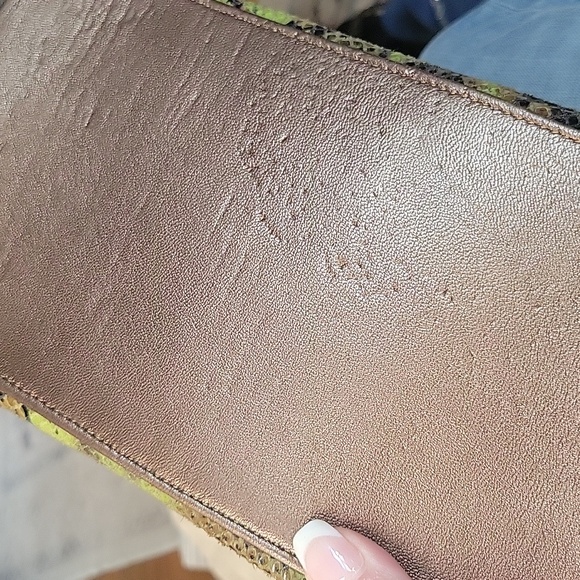 CLEVER CARRIAGE CHEETAH PYTHON TOTE - Picture 11 of 14